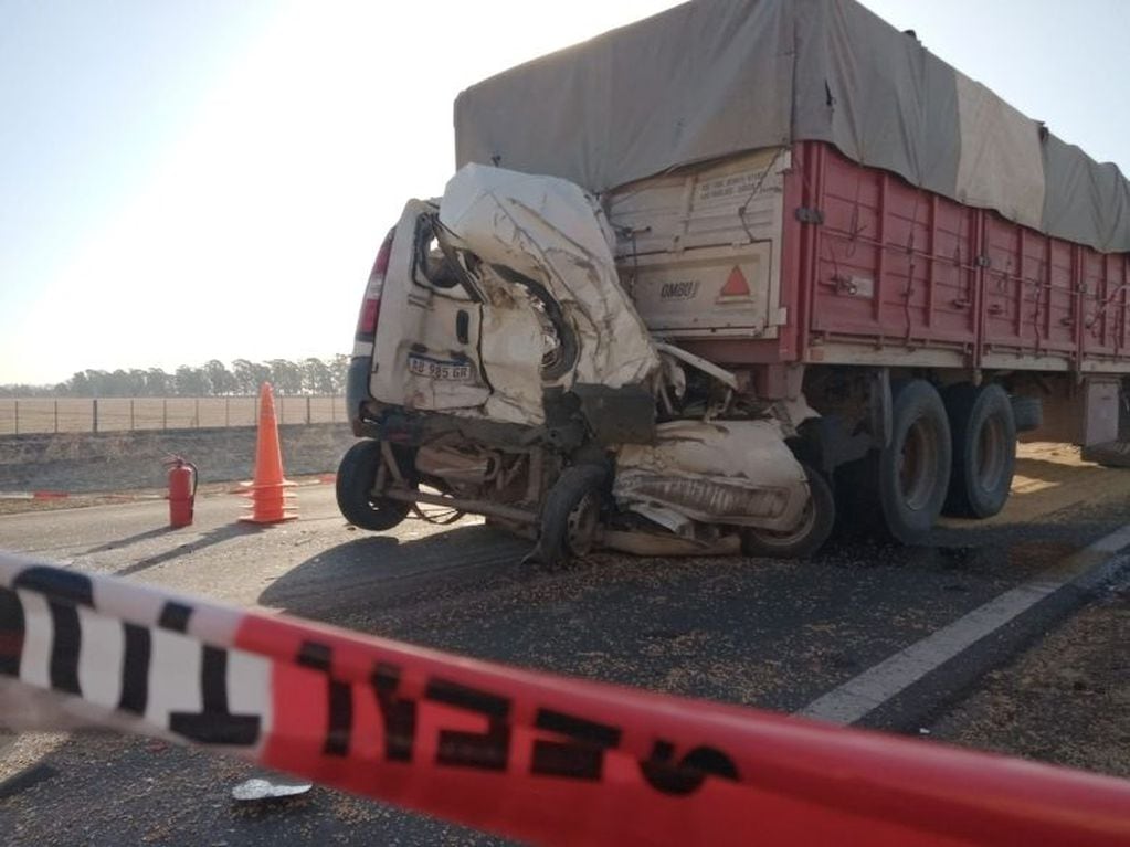 La víctima fatal iba en el utilitario Fiorino.