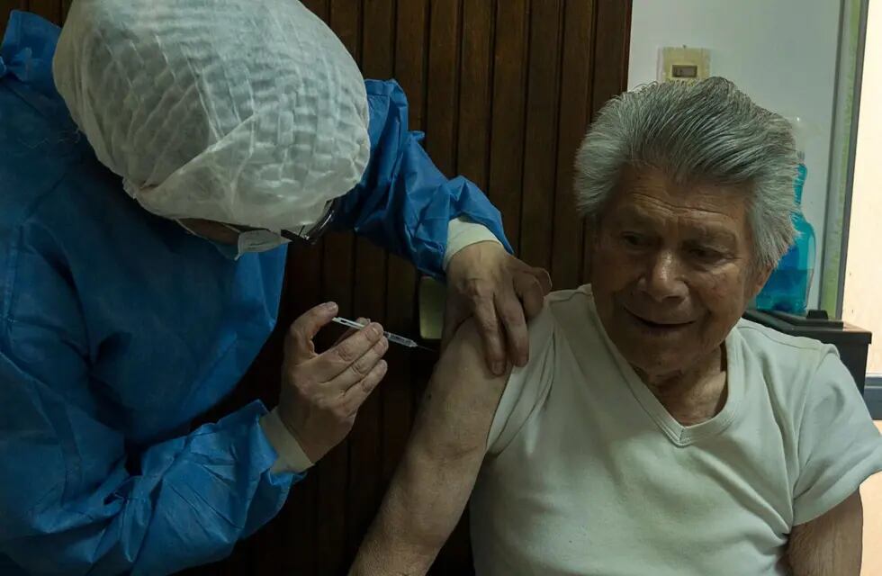 Puerto San Julián comenzó a aplicar la vacuna putnik V en adultos mayores