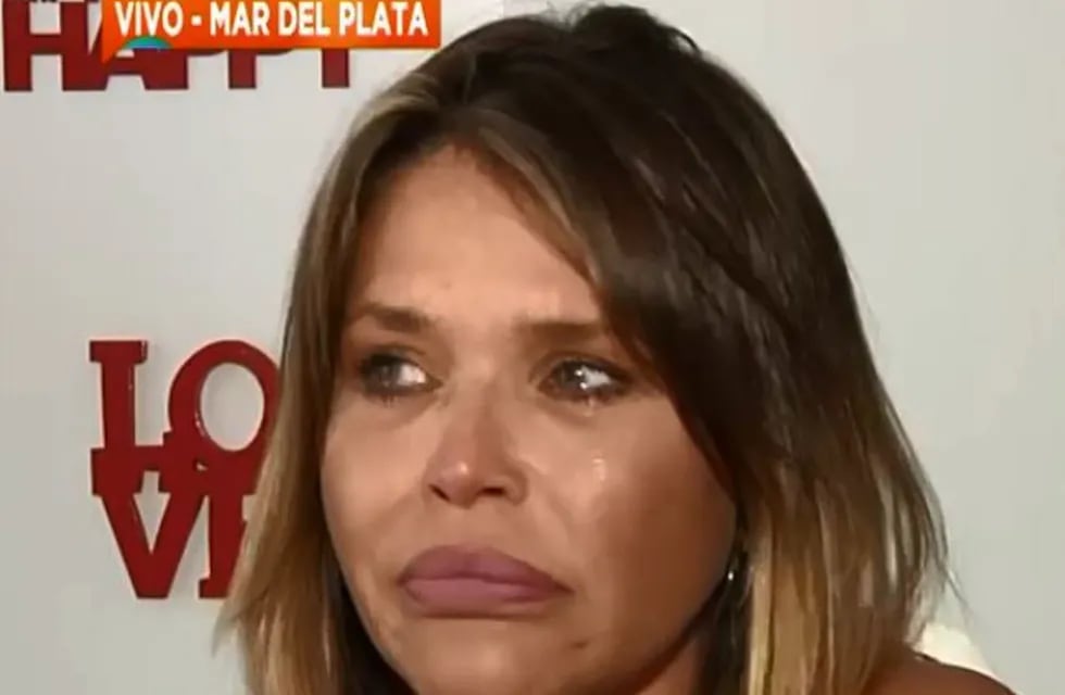 Nazarena Vélez llorando.