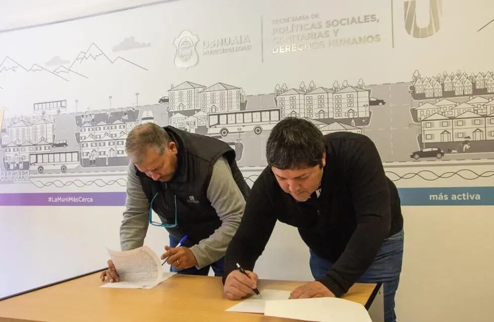 Ushuaia: firmaron convenios para el uso de Centros Comunitarios Municipales