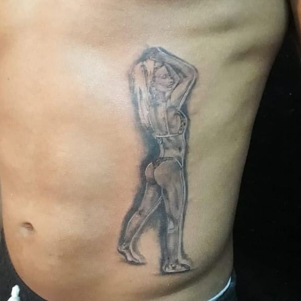 Un joven se tatuó la cola de Sol Pérez y se volvió viral en las redes. (Web)