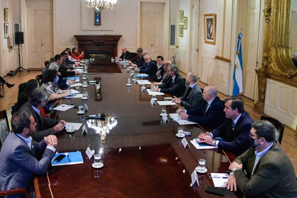 Los ministros discuten la gestión en la Casa Rosada.