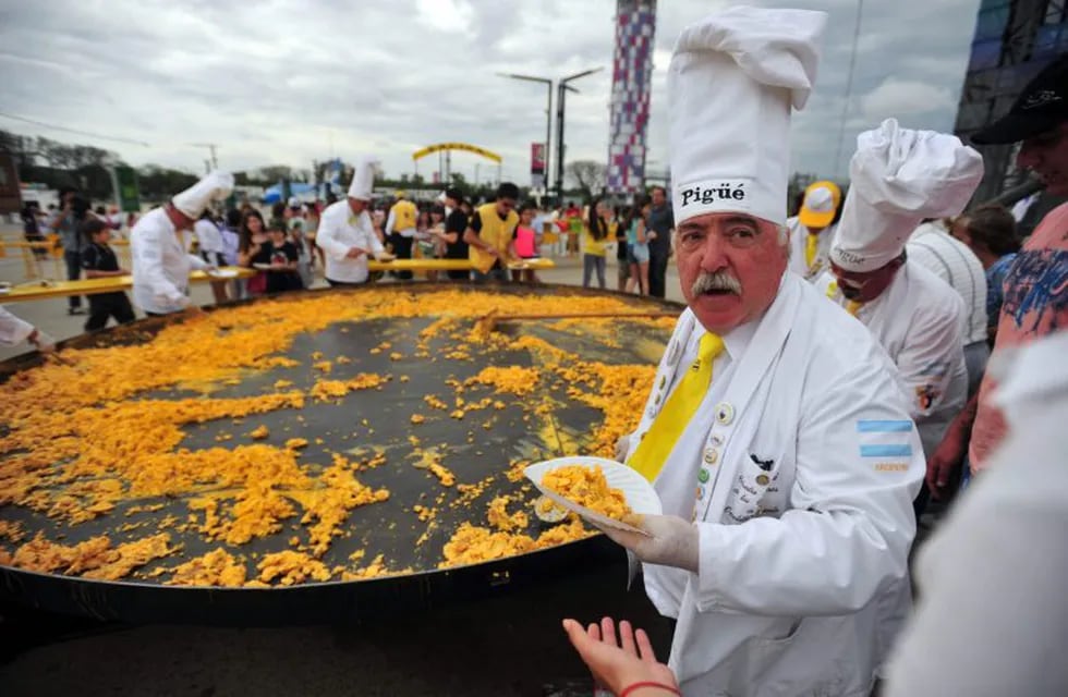 Festival gastronómico Omelette gigante