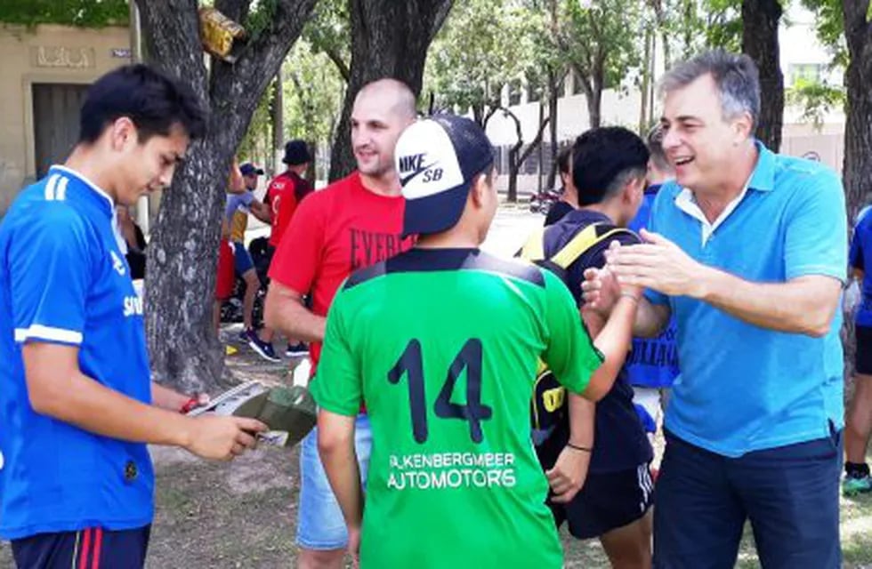 El intendente Luis Castellano recorrió las escuelitas deportivas municipales (Prensa Municipalidad de Rafaela)