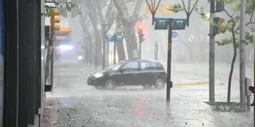 Fuerte tormenta de granizo en el Gran Mendoza