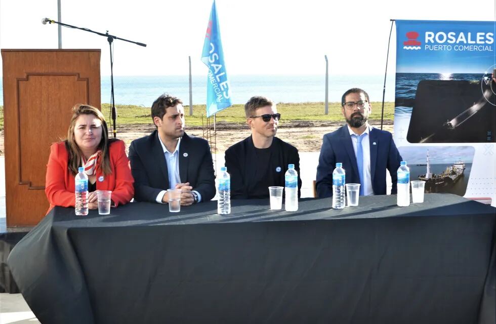 El Ministro de Producción visitó Puerto Rosales y anunció importantes inversiones