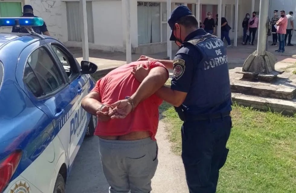 La Policía detuvo a un hombre de 32 años en barrio Villa Angelelli (Foto ilustrativa).
