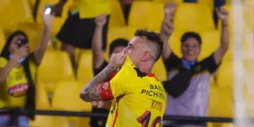 Damián Díaz celebra su golazo en la Sudamericana