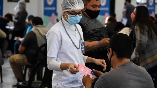 La provincia de Santa Fe notificó 2.729 casos de coronavirus y 63 muertes este miércoles