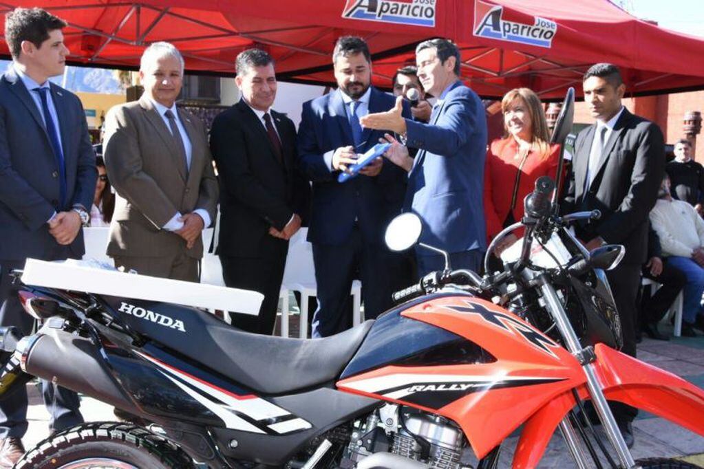 Sanagasta entrega de moto para Dirección de Tránsito Municipal
