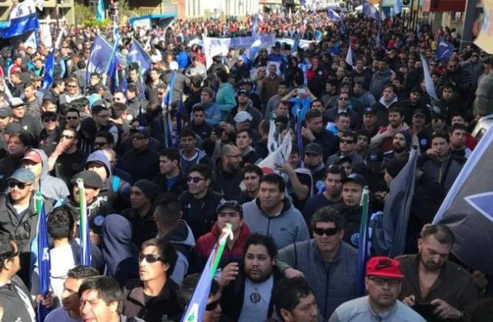 Miles de trabajadores se manifestaron.