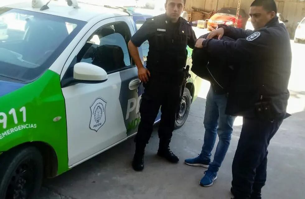 Detenido con pedido de paradero activo por robo en Tres Arroyos  (policía)