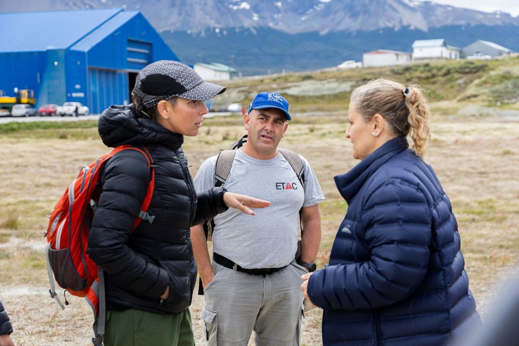 La Ministra Castiglione recibió a los 52 brigadistas que arribaron para combatir los incendios el Tolhuin