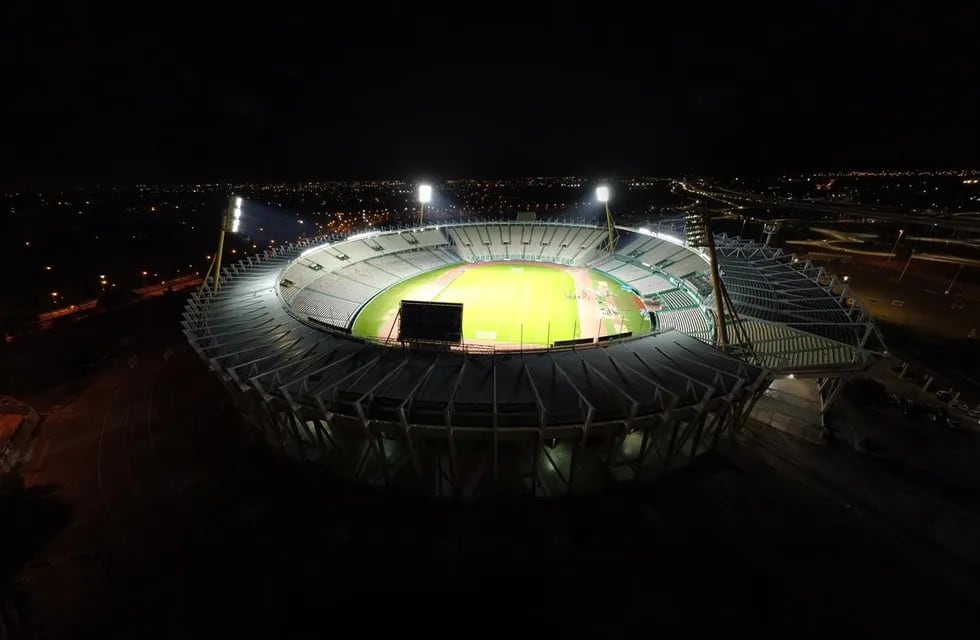 La nueva iluminación en el Kempes es de última generación, para la Copa América. (Gentileza Gobierno de Córdoba).