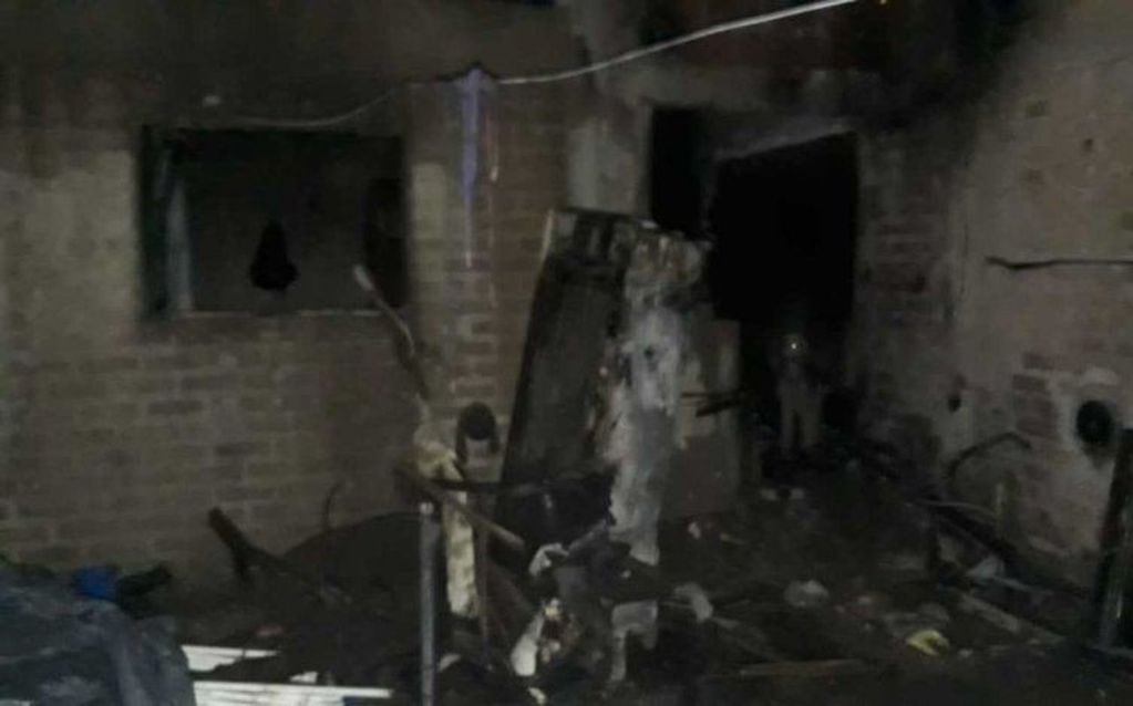 Valentina Sur: quemaron la casa de una familia para echarla del barrio (Foto: LMN)