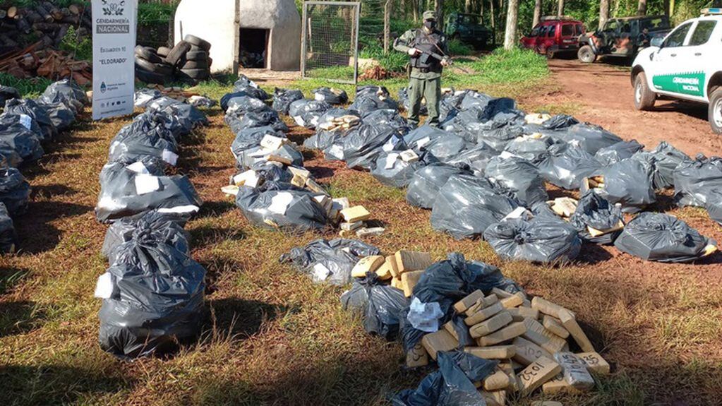 Efectivos de Gendarmería Nacional procedieron a incinerar más de seis toneladas de droga en Eldorado-
