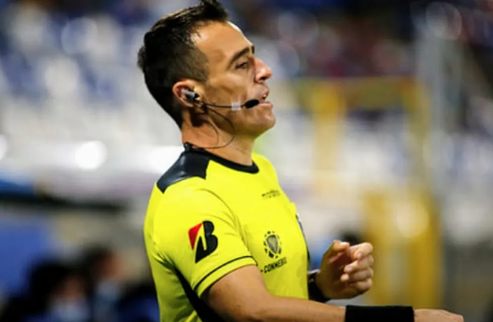 Cristian Navarro, árbitro de Mendoza que es parte del cuerpo arbitral de la Copa América Brasil 2021.