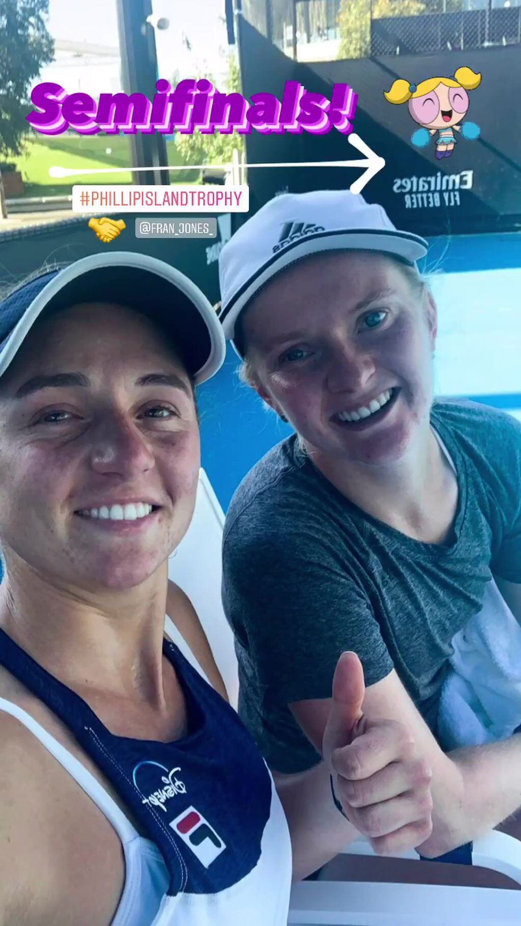 La pareja ganadora se sacó una foto después de la victoria en Australia. (@nadiapodoroska)