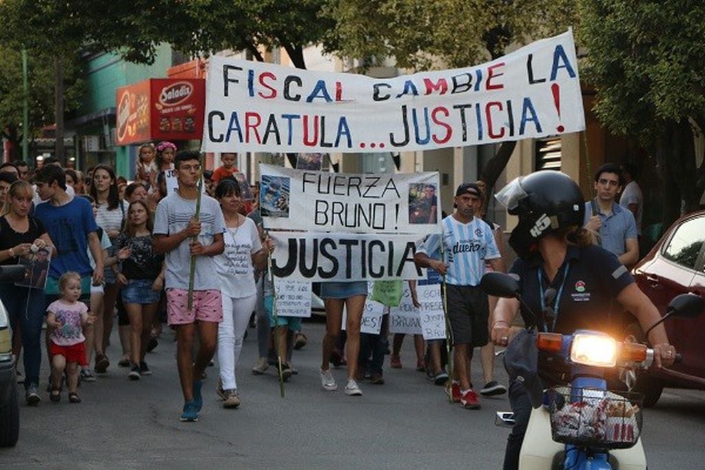 Marcha de familiares y amigos de Bruno Oroño - Foto: Diario El Día