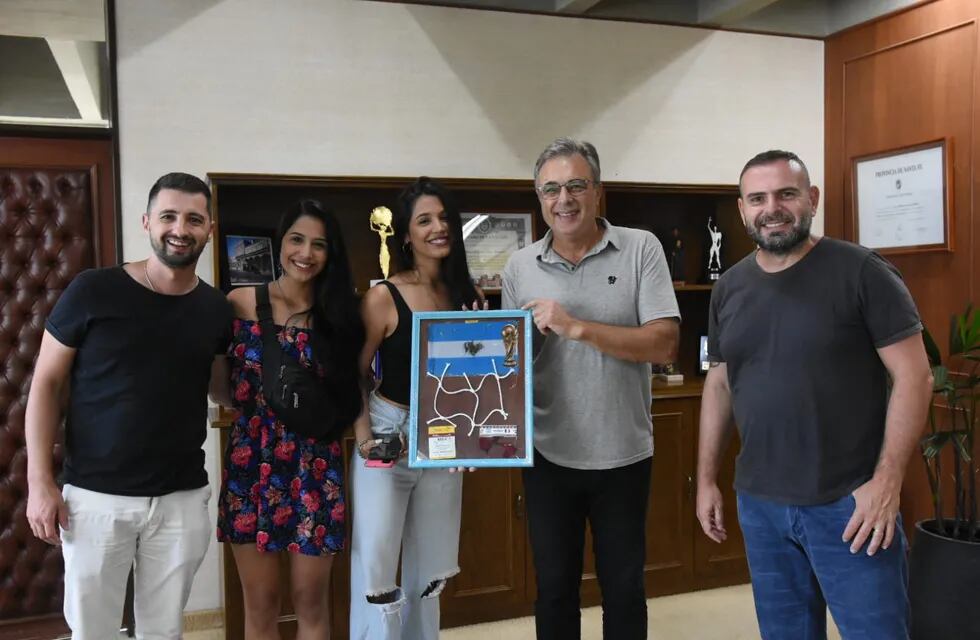 Luis Castellano recibió a Dalma y Lara Acosta