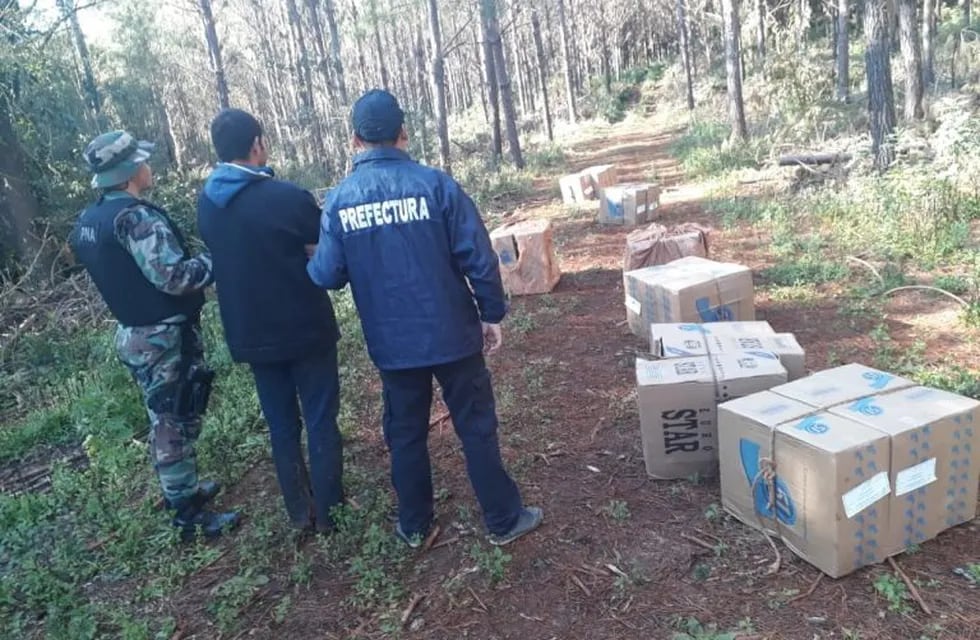 Prefectura secuestro cigarrillos en Garuapé.