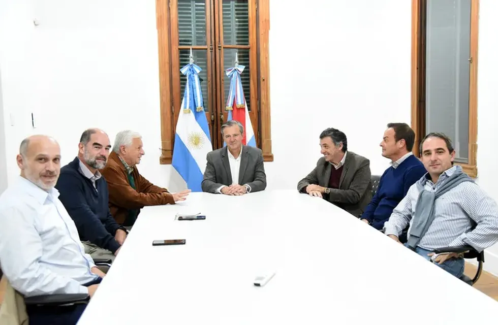 Bahl estuvo reunido con el intendente de la localidad de Concepción del Uruguay, Martín Oliva.