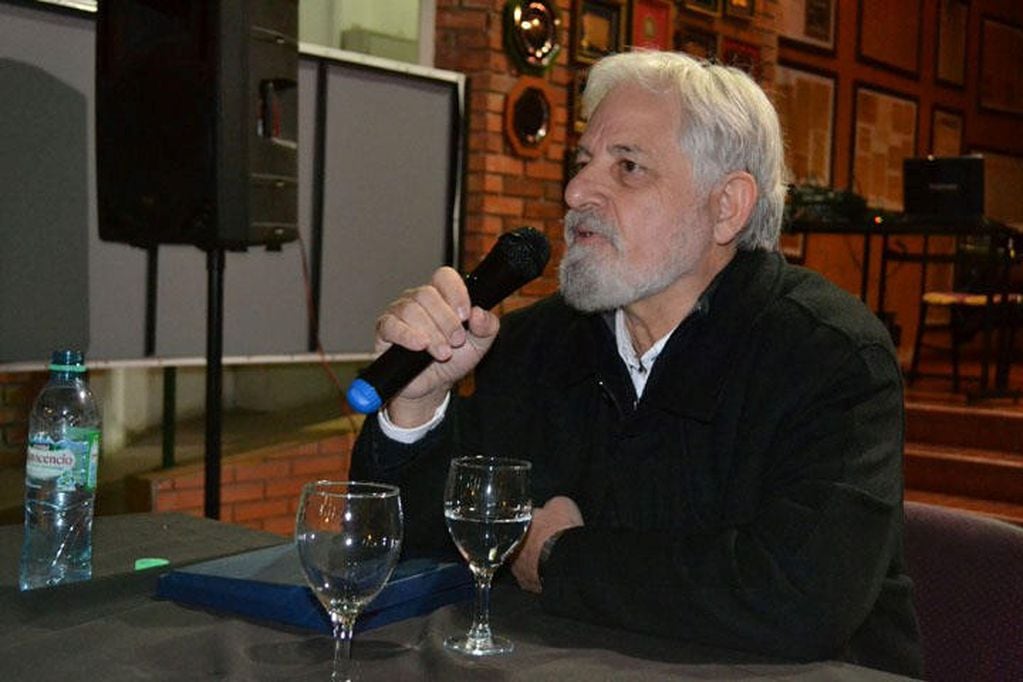 El escritor Rafael Restaino