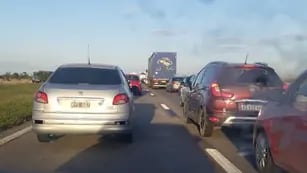 Embotellamiento en la Autopista Rosario-Córdoba