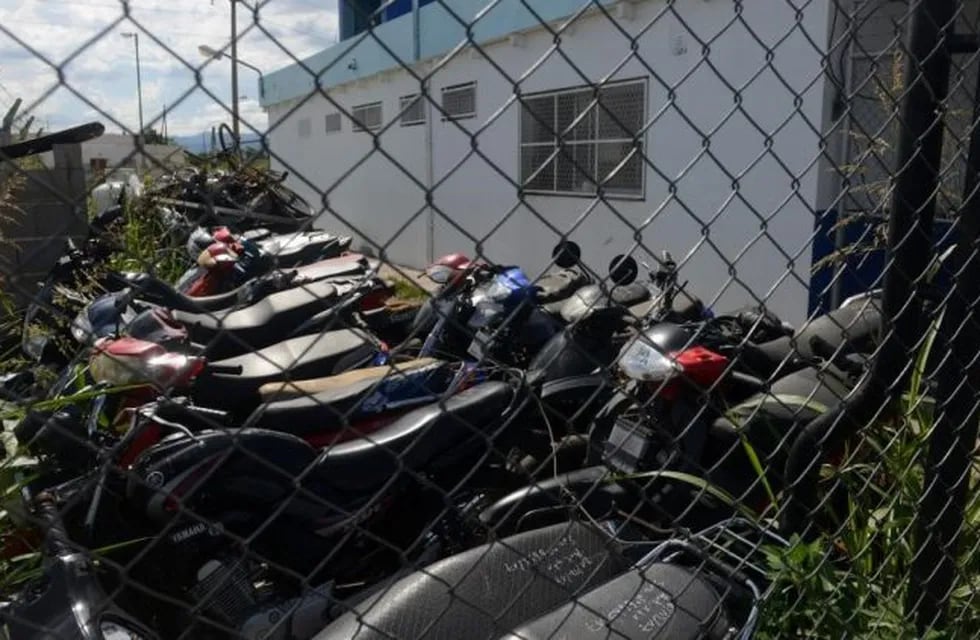 Las motos en barrio Sol Naciente.