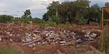 Vecinos de Puerto Iguazú denuncian descarga ilegal de residuos municipales