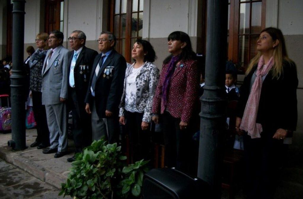 Adolfo Mamaní, Pablo Ramírez y Jesús Zerpa Calisaya fueron invitados al acto conmemorativo de la Escuela Belgrano.