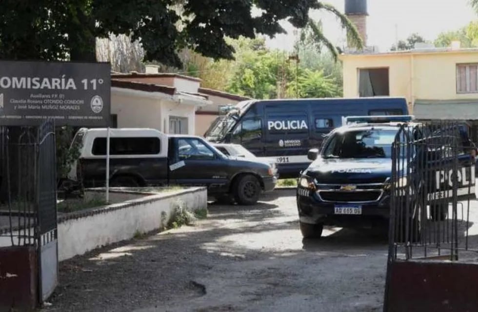 Policía Mendoza cuatro efectivos detenidos en Lujas por extorsión