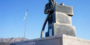 Restauran y reinauguran el Monumento al Bombero Voluntario Argentino