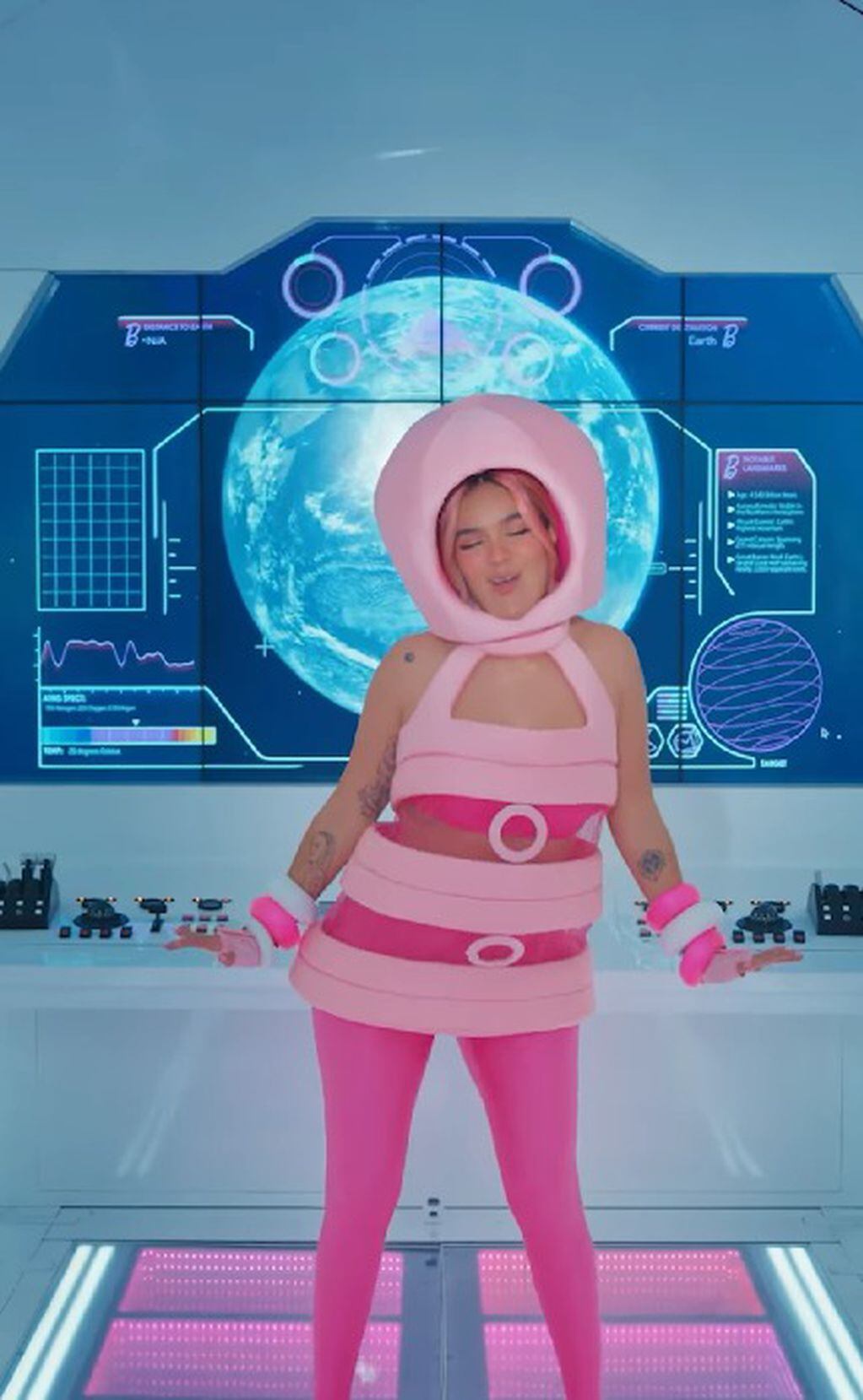 Karol G de Barbie astronauta