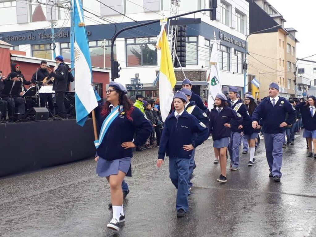 Desfile Cívico  aniversario Ushuaia