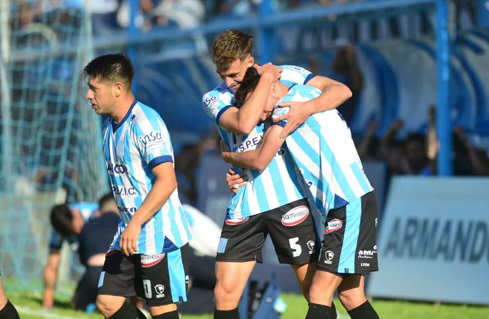 Racing, que se la juega para ascender a Primera Nacional, debuta con River en Copa Argentina (foto Javier Ferreyra).