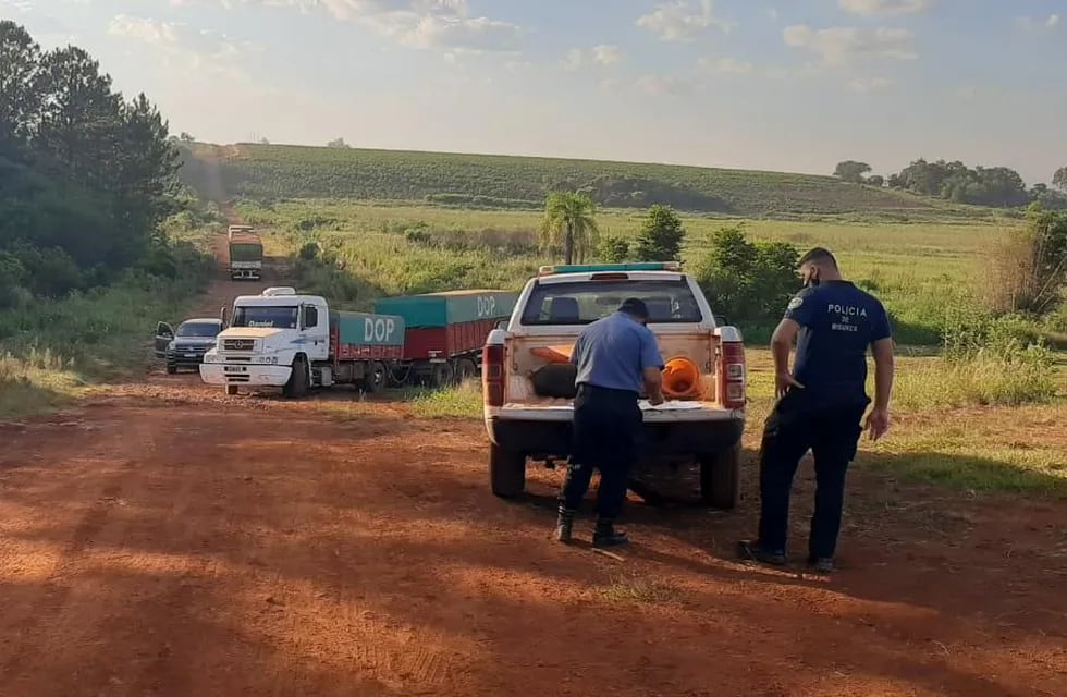 Nuevamente la Policía de Misiones retuvo cuatro camiones que intentaron ingresar soja ilegal