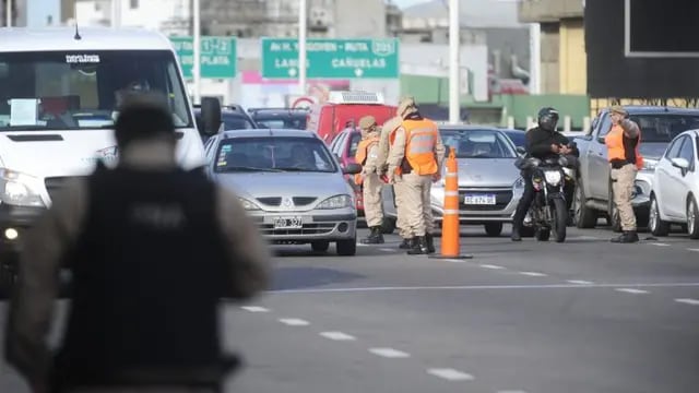 Estrictos controles de las fuerzas de seguridad en los accesos a la ciudad de Buenos Aires