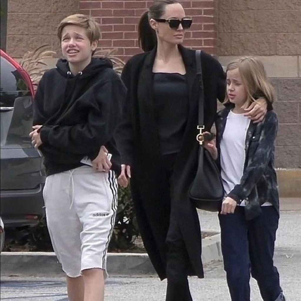 La familia de Angelina Jolie (Foto: Instagram/joliepittsofficial).