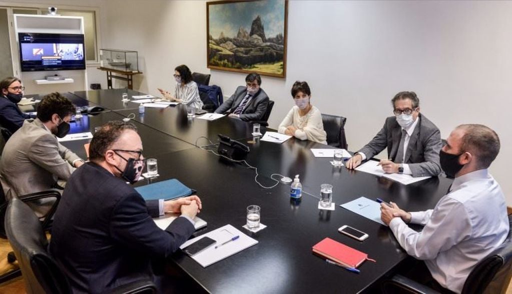 Guzmán se reunió con el gabinete económico ampliado antes de la llegada de la misión del FMI. (Foto: Prensa Economía)