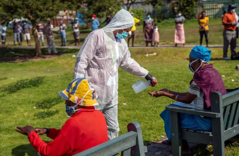 La OMS advirtió que el coronavirus podría matar a 190.000 personas en África. (AP)