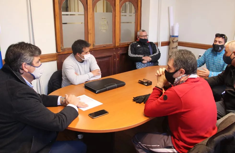 Propietarios de Gimnasio se reunieron con Matías Fhurer, en desacuerdo por el cierre de actividades dispuestas por el municipio.