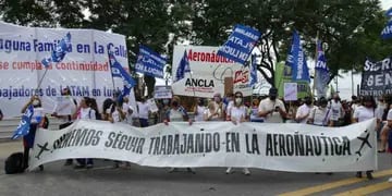 Protesta de trabajadores de Latam en Aeroparque
