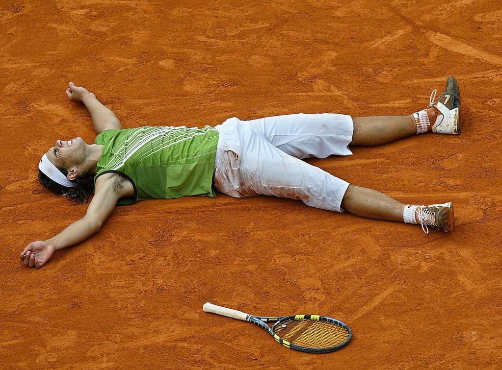 Rafael Nadal, festejando su primer Roland Garros.