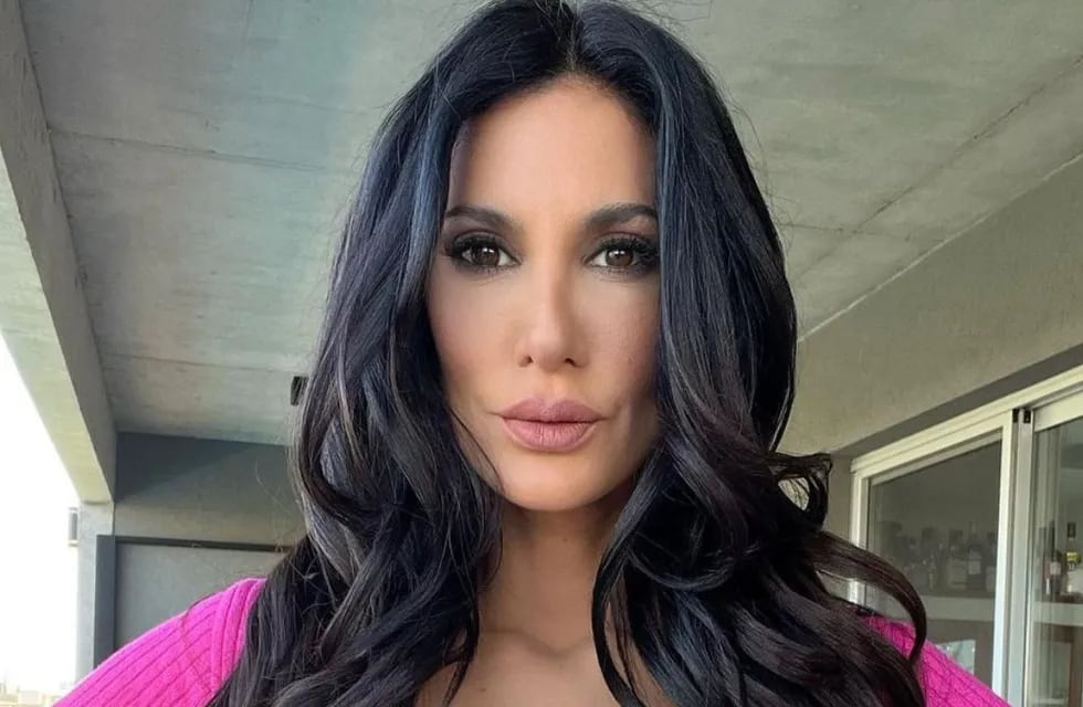 Total denim y ultra escote: Silvina Escudero encendió Instagram con un look impactante