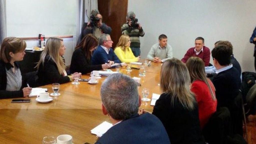 Reunión de Santiago Asegurado con concejales