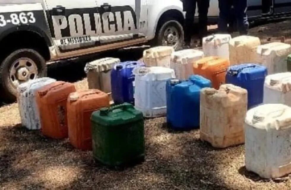 La policía incautó 22 bidones de combustible que eran transportados de forma insegura en El Alcázar.