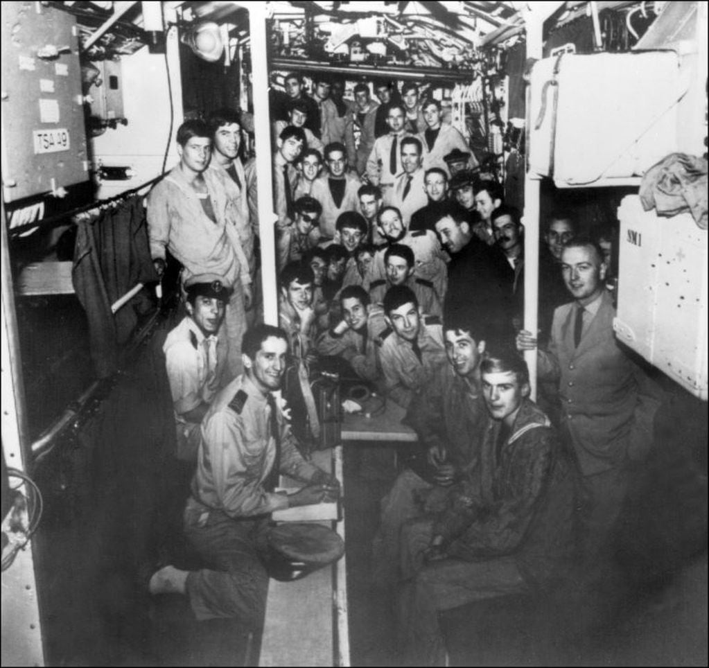 Los tripulantes del "La Minerve" en 1965. (Foto: STF/AFP)