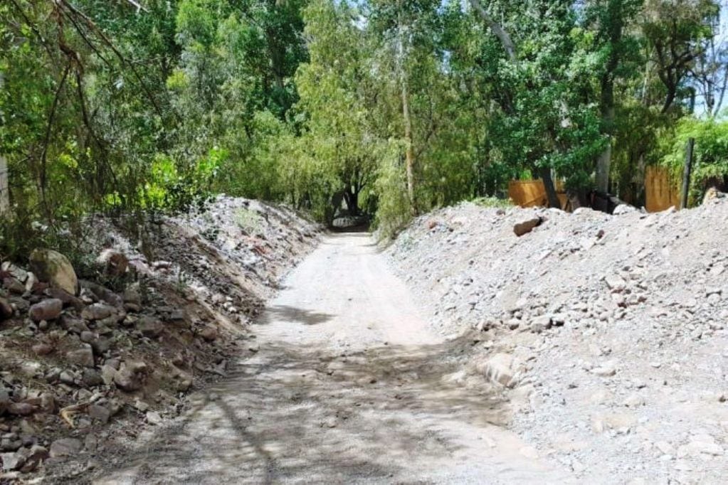 Hidráulica de la provincia realizó la limpieza de más de 3 kilómetros de colectores en el sur mendocino. Foto 