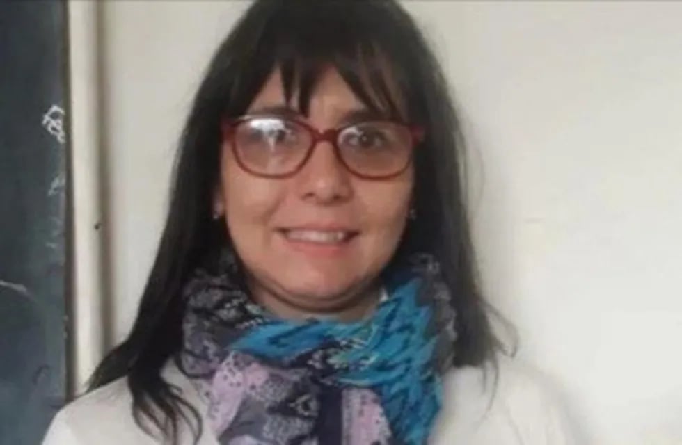 Carolina Gutiérrez, docente que utilizó lenguaje inclusivo y pidió disculpas.